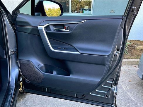 Certified 2025 Toyota RAV4 XSE image 28