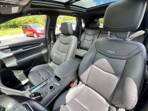 Used 2023 Cadillac XT5 Premium Luxury w/ Technology Package AWD/4WD image 30