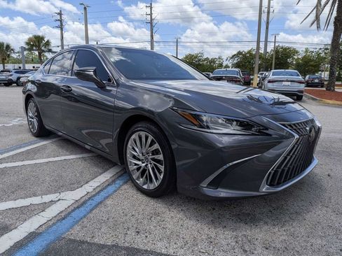 Used 2022 Lexus ES 350 Ultra Luxury w/ Accessory Package 2 FWD image 8