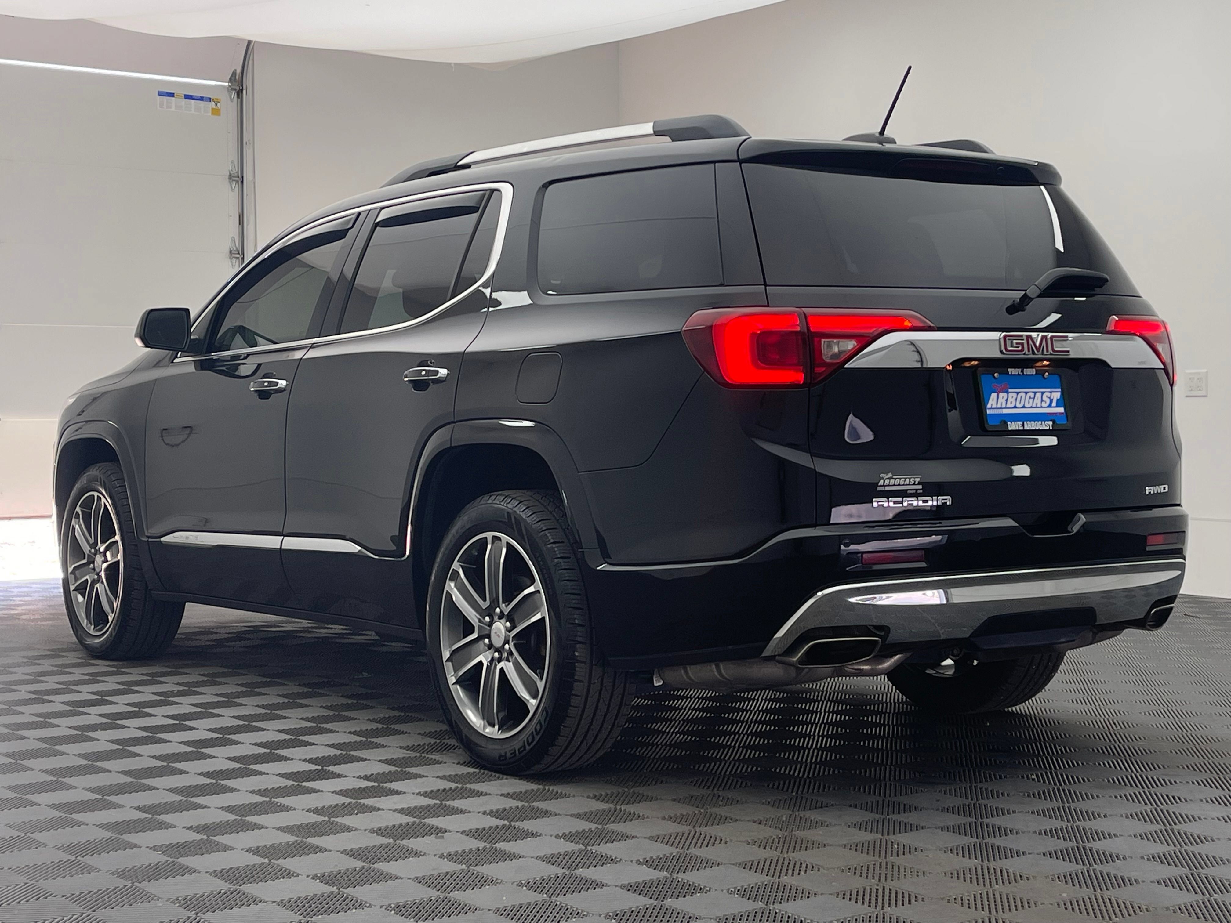 Used 2019 GMC Acadia Denali w/ Technology Package AWD/4WD image 11