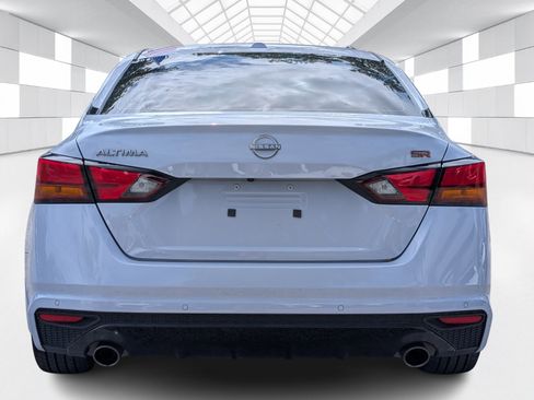 Certified 2024 Nissan Altima 2.5 SR image 6