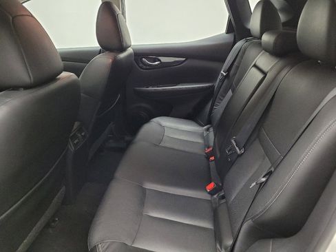 Used 2017 Nissan Rogue Sport SL w/ SL Premium Package image 18