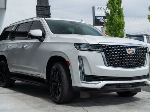 Used 2021 Cadillac Escalade Premium Luxury w/ LPO, Radiant Package AWD/4WD image 5