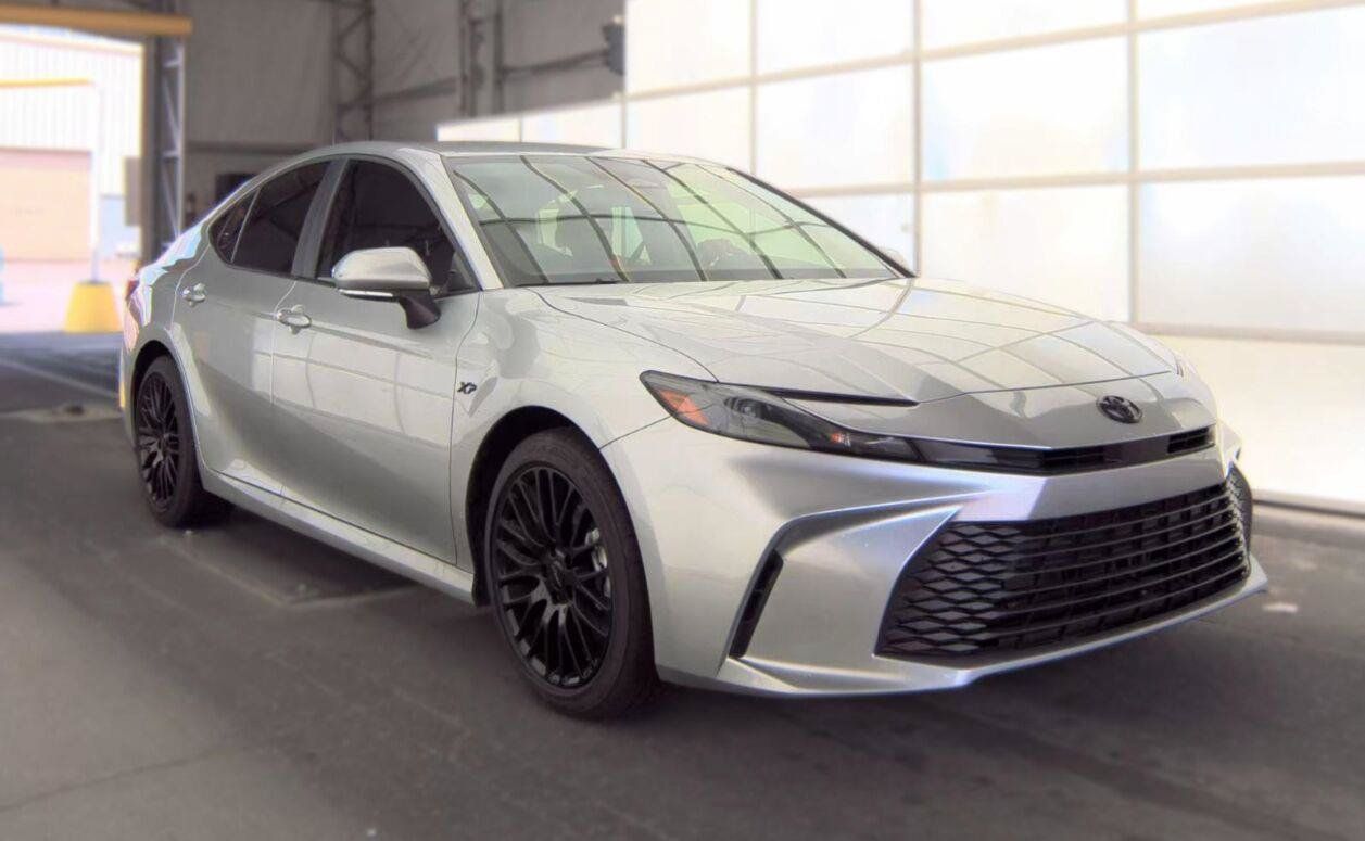 Used 2026 Toyota Camry LE FWD image 15