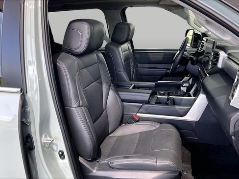 Used 2024 Toyota Tundra Limited AWD/4WD image 9