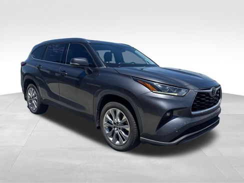 Used 2020 Toyota Highlander Limited AWD/4WD image 16
