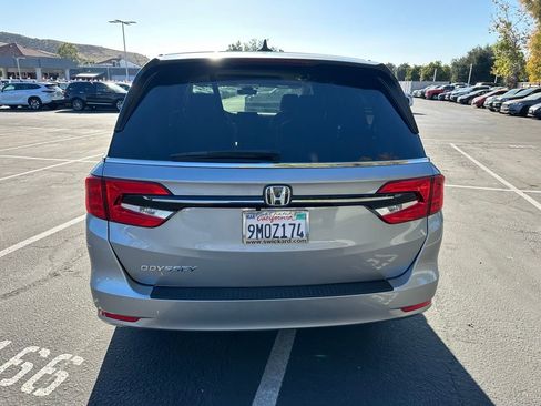 Used 2024 Honda Odyssey EX-L image 3