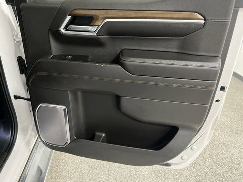 Used 2022 Chevrolet Silverado 1500 High Country image 54