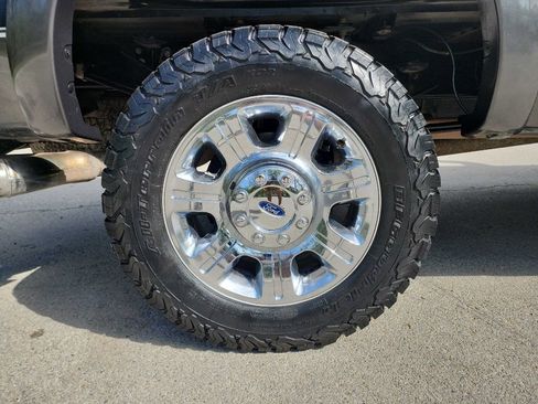 Used 2015 Ford F350 Lariat w/ Chrome Package image 11