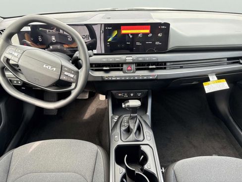 New 2025 Kia K4 LX image 14