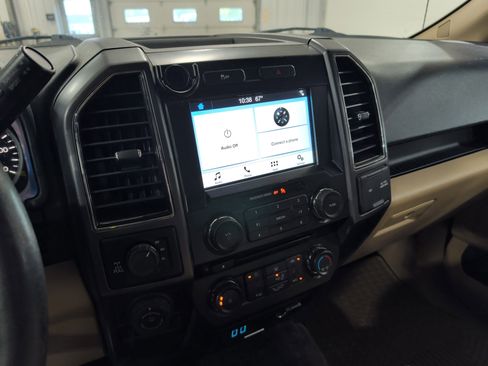 Used 2017 Ford F150 XLT w/ Equipment Group 302A Luxury AWD/4WD image 11