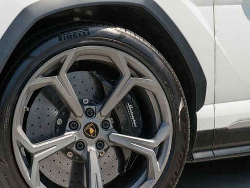 Used 2020 Lamborghini Urus AWD/4WD image 17