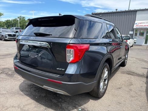 Used 2022 Ford Explorer XLT w/ Equipment Group 202A AWD/4WD image 6