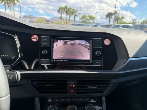 Used 2024 Volkswagen Jetta SE image 10