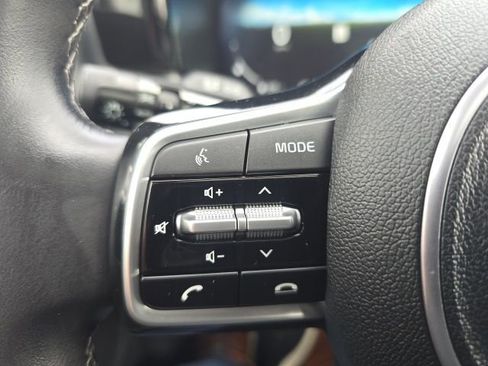 Used 2023 Kia Sorento SX image 22