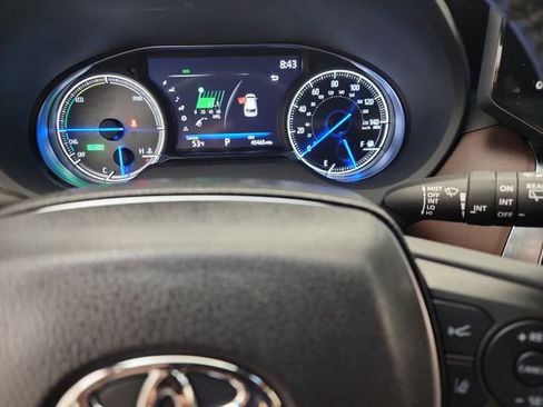 Used 2021 Toyota Venza XLE w/ Softex Package image 10