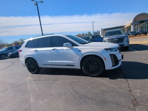 Certified 2022 Cadillac XT6 Premium Luxury w/ Technology Package image 2
