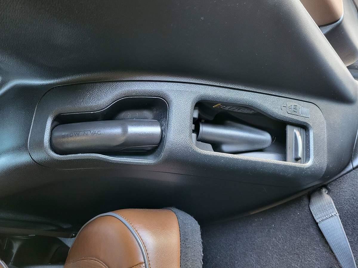 Used 2019 Chrysler Pacifica Limited w/ Advanced Safetytec Group FWD image 38