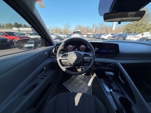 Used 2024 Hyundai Elantra SEL FWD image 14