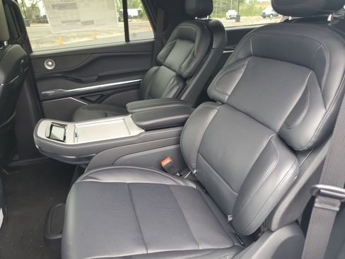 New 2026 Lincoln Navigator Reserve w/ Jet Appearance Package AWD/4WD image 30