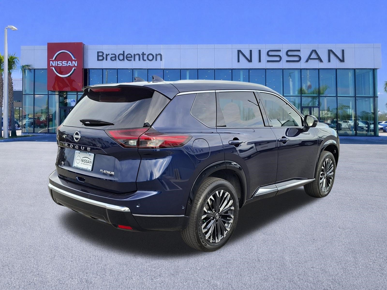 Certified 2025 Nissan Rogue Platinum w/ Tech Package FWD image 5