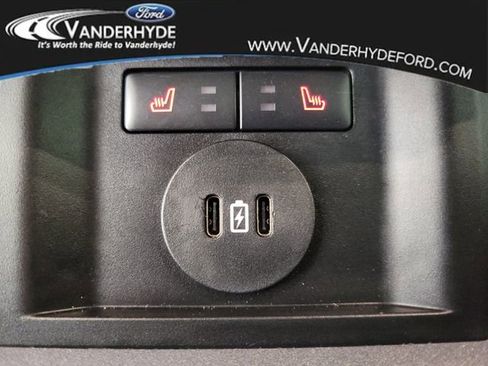 Used 2023 Ford F250 Lariat w/ Chrome Package image 17