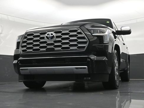 Used 2024 Toyota Sequoia Capstone AWD/4WD image 36