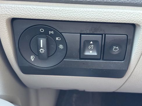 Used 2012 Ford Fusion SE image 16