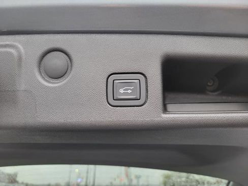 Used 2024 Chevrolet Equinox LT w/ LPO, Floor Liner Package FWD image 26