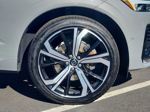 Certified 2024 Volvo XC60 B5 Ultimate w/ Protection Package Premier AWD/4WD image 8
