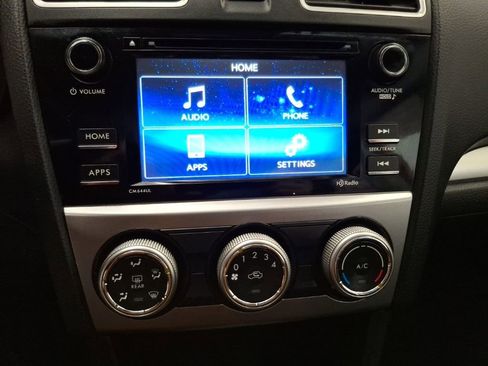 Used 2015 Subaru Crosstrek 2.0i Premium image 24