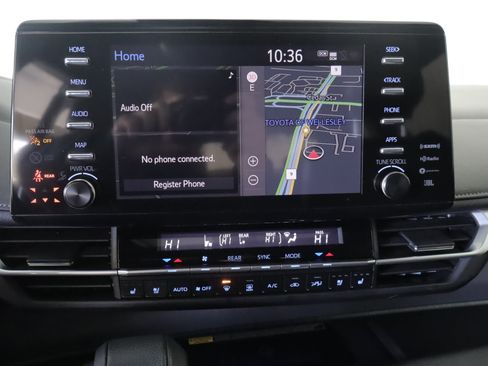 Used 2023 Toyota Sienna XSE AWD/4WD image 19