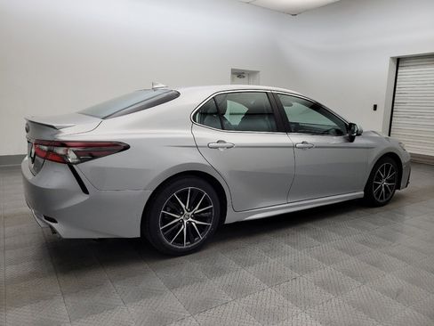 Used 2021 Toyota Camry SE image 10