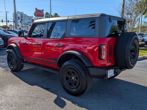 Used 2023 Ford Bronco Wildtrak image 5