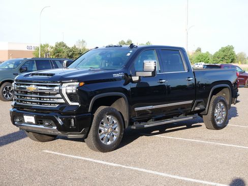 Used 2024 Chevrolet Silverado 3500 High Country AWD/4WD image 5