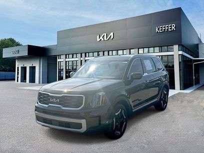 Used 2024 Kia Telluride S w/ S Sunroof Package