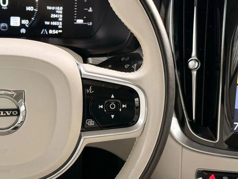 Used 2019 Volvo S60 T6 Momentum image 36