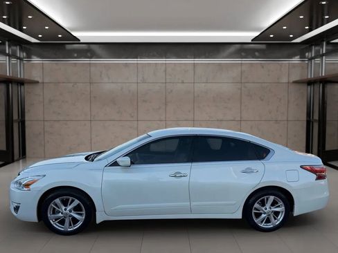 Used 2014 Nissan Altima 2.5 SV image 7