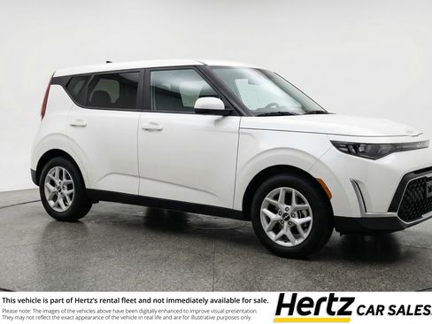 Used 2025 Kia Soul LX w/ LX Technology Package FWD image 1