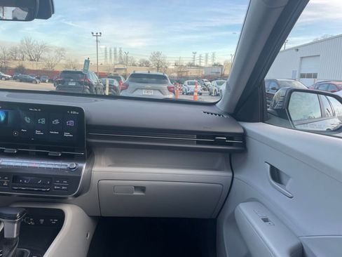 Used 2025 Hyundai Kona SEL image 29