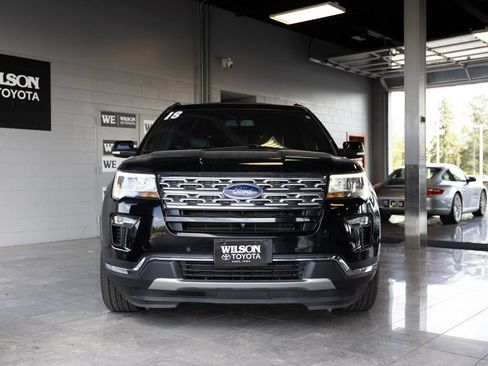 Used 2018 Ford Explorer Limited AWD/4WD image 3