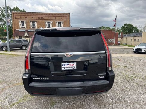 Used 2018 Cadillac Escalade ESV Luxury AWD/4WD image 4