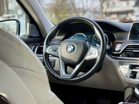 Used 2016 BMW 750i xDrive image 21