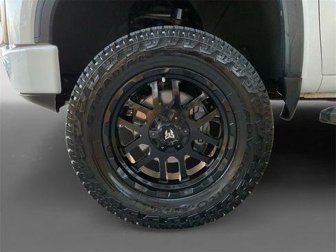 Used 2021 GMC Sierra 1500 AT4 w/ AT4 Premium Package image 10