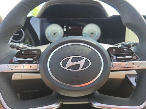 New 2026 Hyundai Elantra Limited FWD image 26