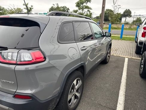 Used 2022 Jeep Cherokee Limited AWD/4WD image 3