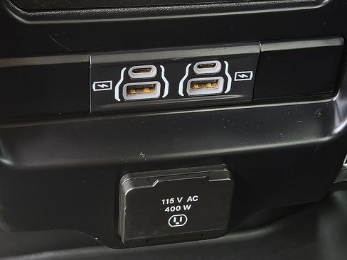 Used 2022 RAM 2500 Laramie w/ Night Edition AWD/4WD image 11