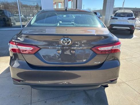Used 2019 Toyota Camry XLE image 6