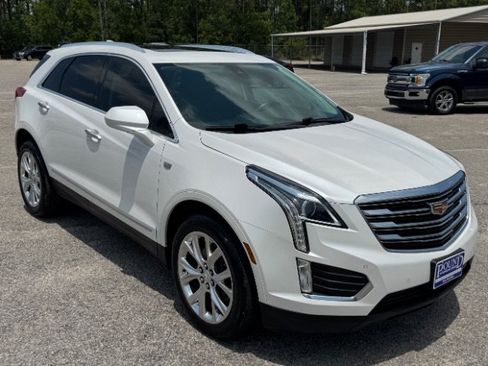 Used 2017 Cadillac XT5 Luxury w/ Driver Awareness Package AWD/4WD image 1