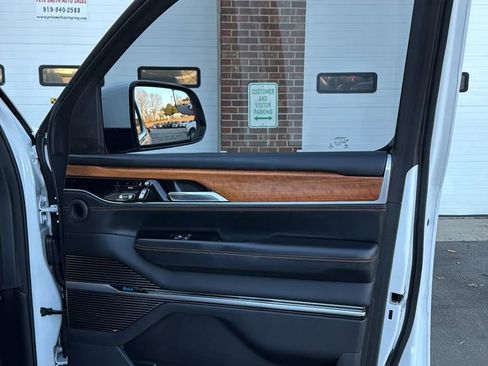 Used 2022 Jeep Grand Wagoneer Series III image 22